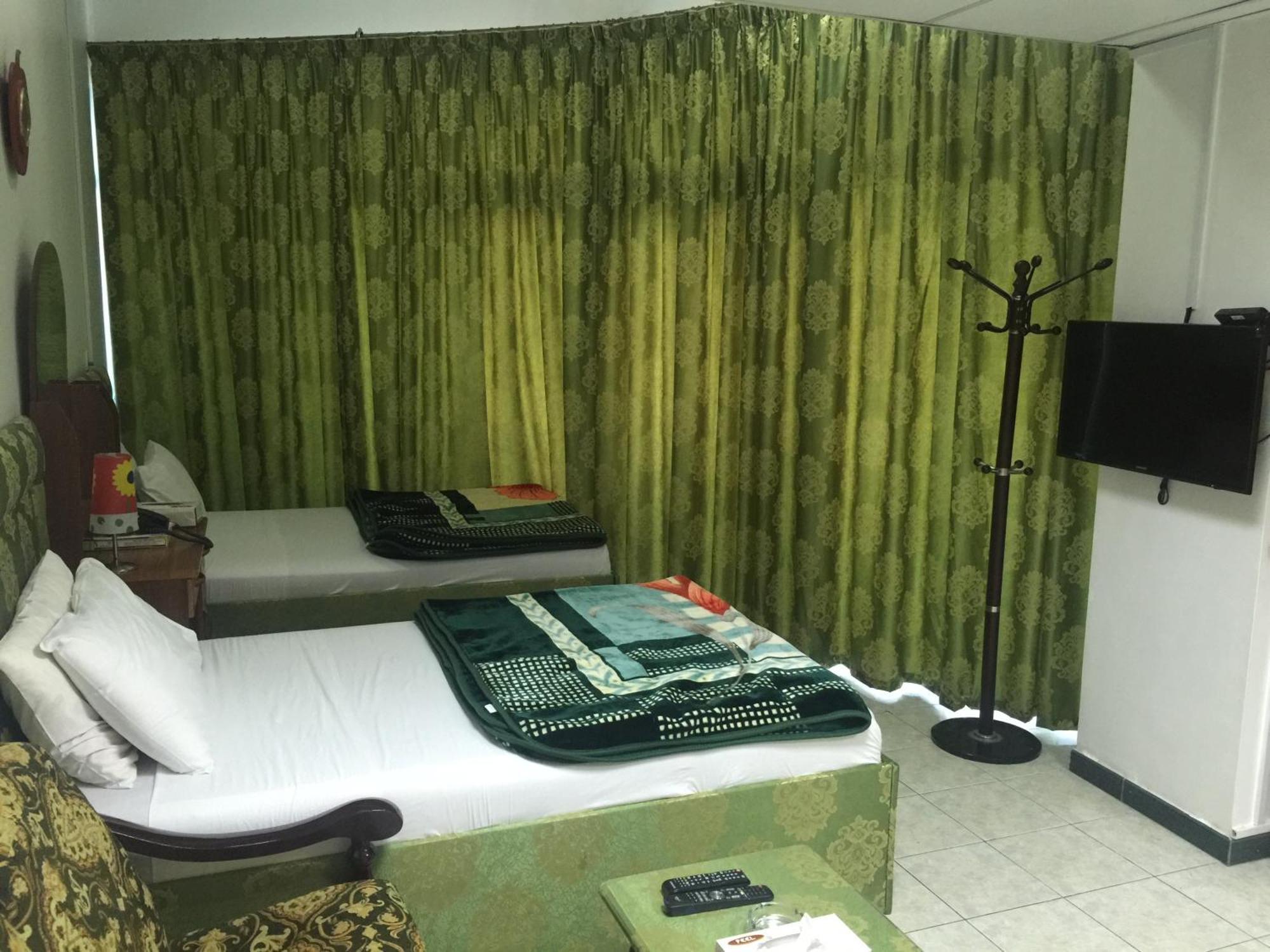 Sky Hotel Apartments Dubai Room photo