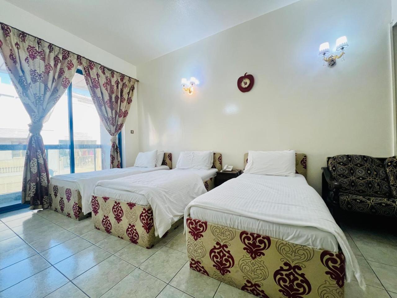 Sky Hotel Apartments Dubai Exterior photo